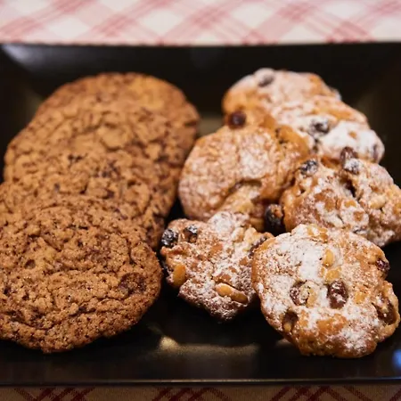 לינה וארוחת בוקר Piodahaus 3*